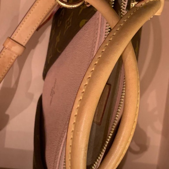 Women Luis Vuitton hand bag - Picture 6 of 7